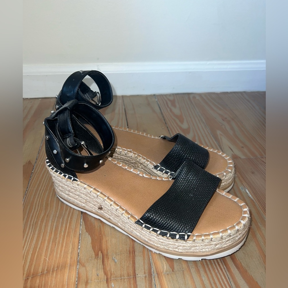 Universal Thread black stud sandals